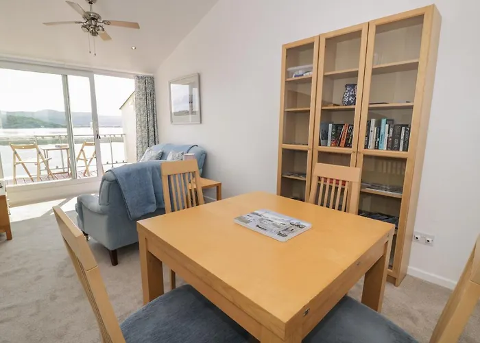 25 South Snowdon Wharf